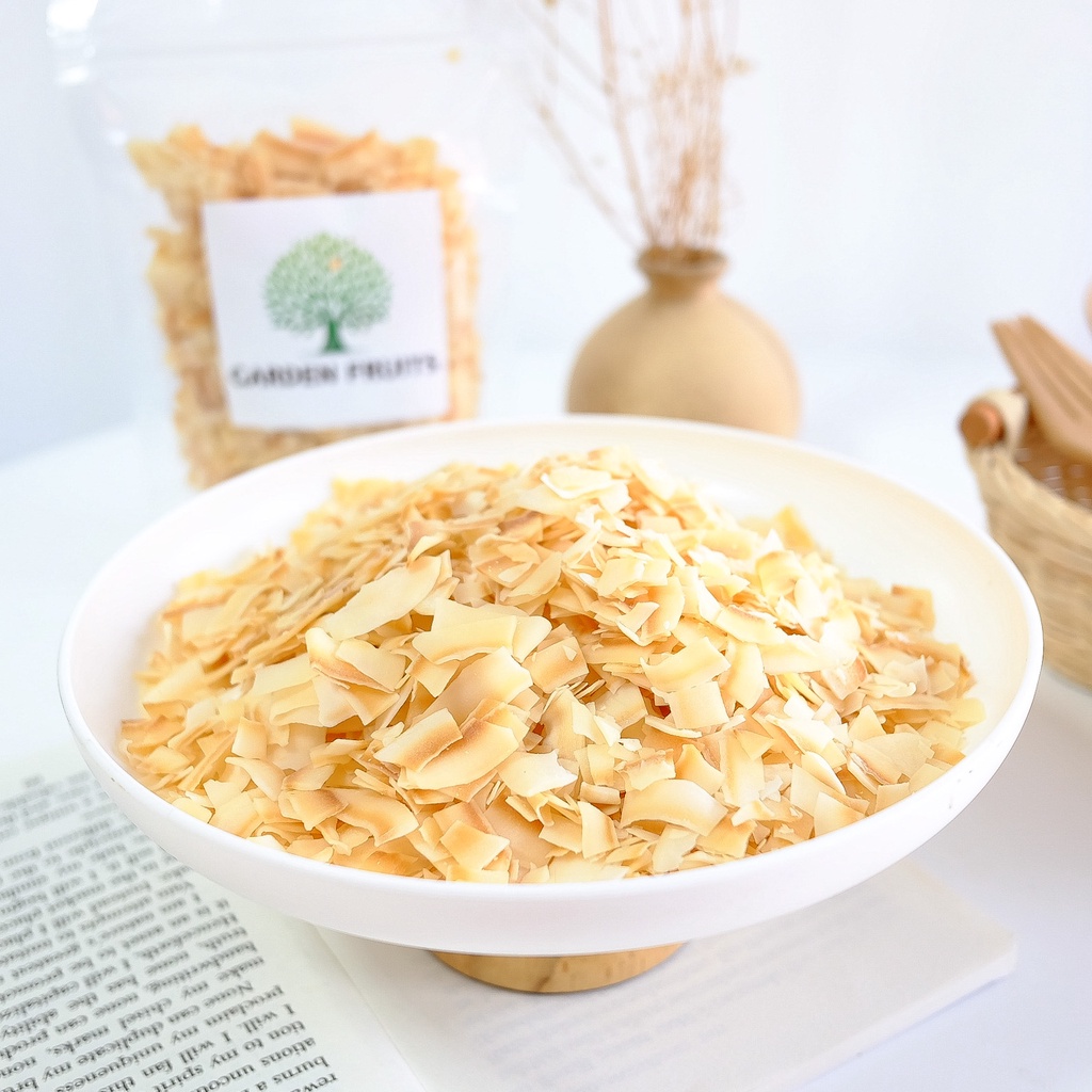 Coconut Chip Slice มะพร้าวอบแห้ง กรอบ หอม มัน อร่อยแบบฟินๆ ผลไม้อบแห้ง เกรด A By Garden Fruits