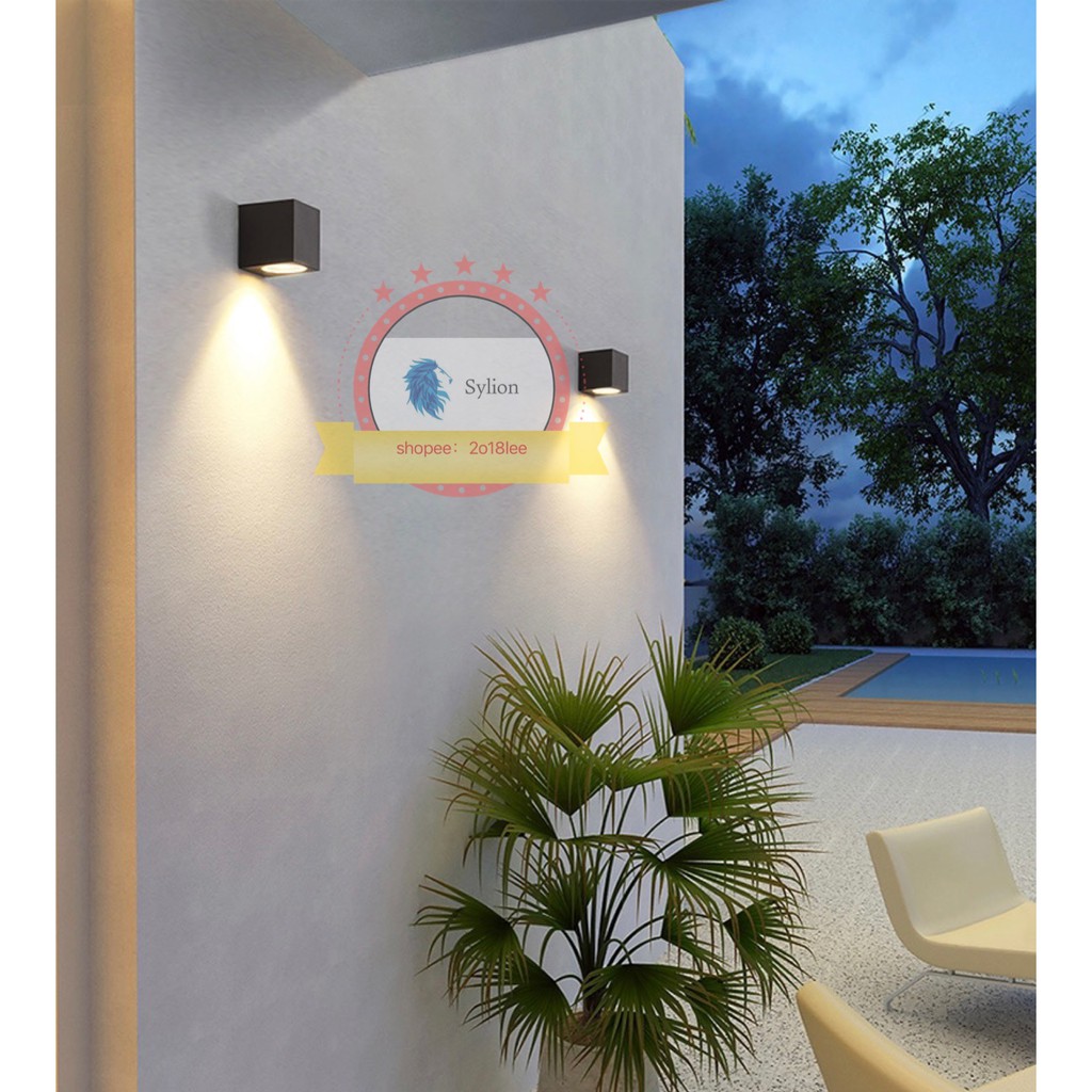 KL-8901 โคมไฟติดผนังกลางแจ้ง โคมไฟติดผนัง โคมไฟติดผนังทรงสวย ทันสมัย มีสไตร์ กันน้ำ กันฝน IP45