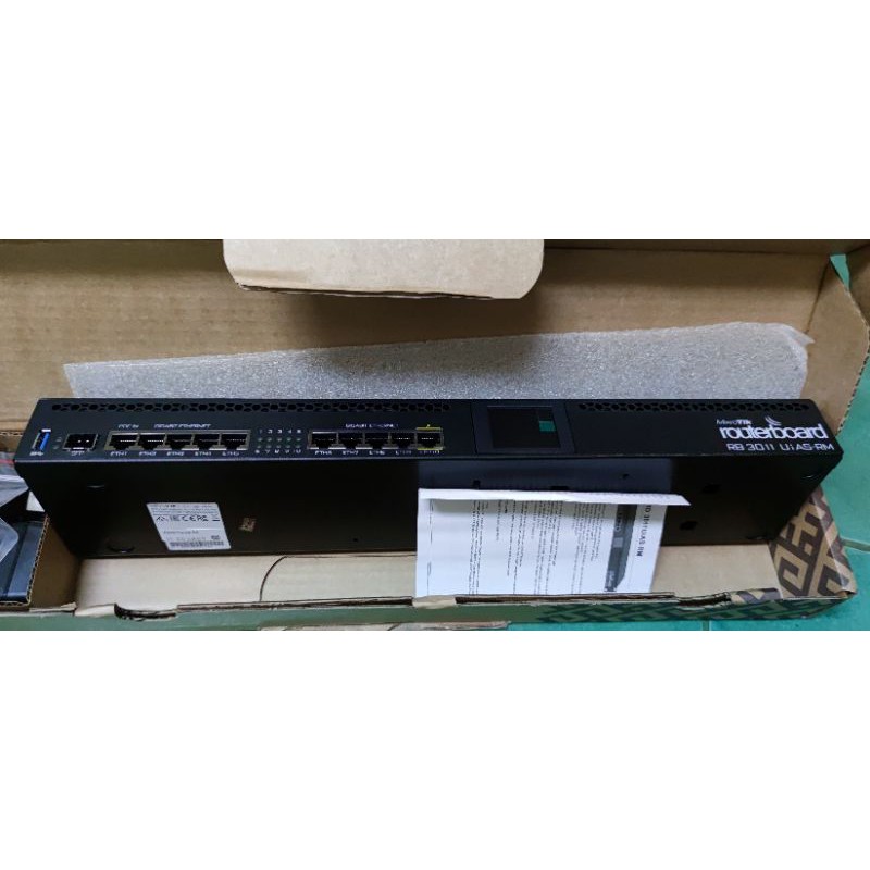 Router Board Mikrotik (RB3011UiAS-RM)