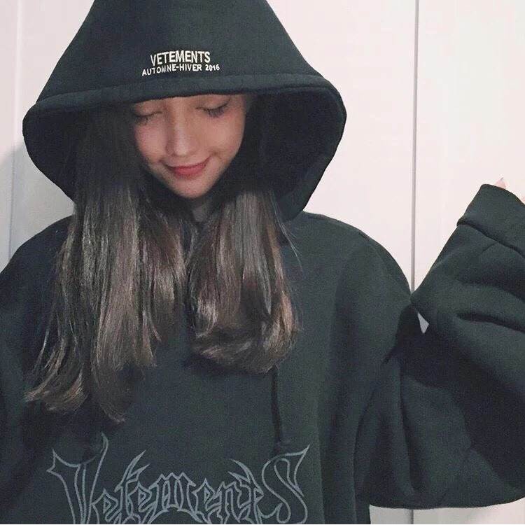 VETEMENTS HOODIE彡
