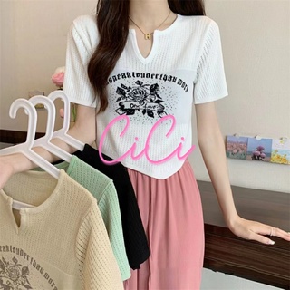 Cici ❣🇹🇭🚚พร้อมส่ง❣(NO.56063)เสื้อครอปแขนสั้นผ้าไหมคาข่าย ดีเทลชายสามเหลี่ยมสีสวยน่ารัก