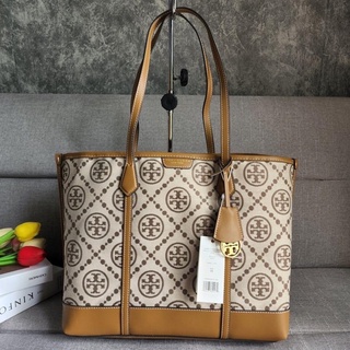 ใบใหญ่ TORY BURCH PERRY T MONOGRAM JACQUARD TRIPLE COMPARTMENT TOTE