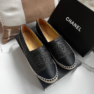 รองเท้า CHANEL ESPADRILLES COLLECTION 💛มาเเล้วเป็นอีกรุ่นที่มาเเรงตลอดกาล ทำจากหนังเเท้100%