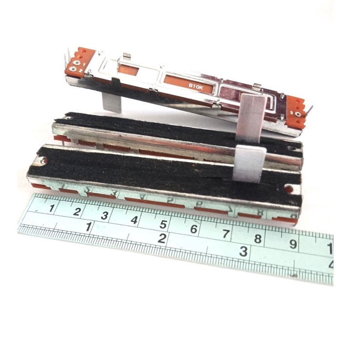 B10K 3ขา B103 10KBวอลลุ่มสไลต์ยาว9CM(แพ็ค1ตัว)ขา2-1โมโน มีแกนสูง8มิล/15มิล กันฝุ่น B103 B10K3ขา B10K