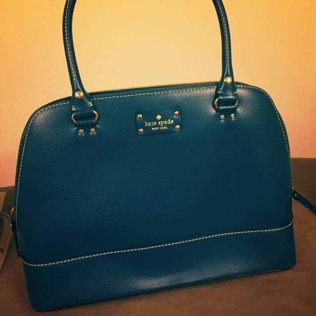 กระเป๋าหนัง Kate Spade New York