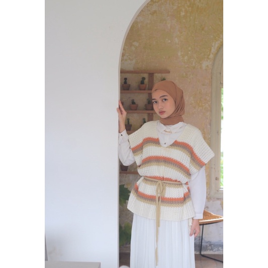 KNIT VEST***********