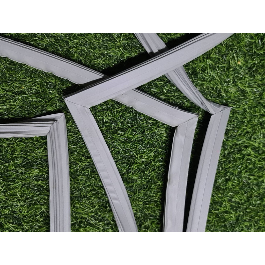 0000913 ขอบยาง ตู้เย็น ฮิตาชิ HITACHI รุ่น R-250WLX (ขอบล่าง) ขอบยางตู้เย็นฮิตาชิ ขอบยางประตู ตู้เย็