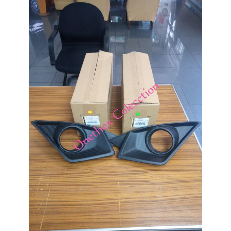 ฝาครอบไฟตัดหมอก Mitsubishi MZ Xpander ดั้งเดิม33600601/02 * ราคาหน่วย