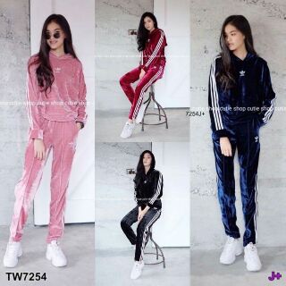 Set 2ชิ้น เสื้อSweater มีฮู้ดแขนยาว  ผ้ากำมะหยี่ สกรีนโลโก้แบรนด์ดัง