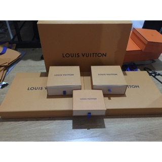 กล่องใส่เข็มขัด louis vuitton แท้ 100%