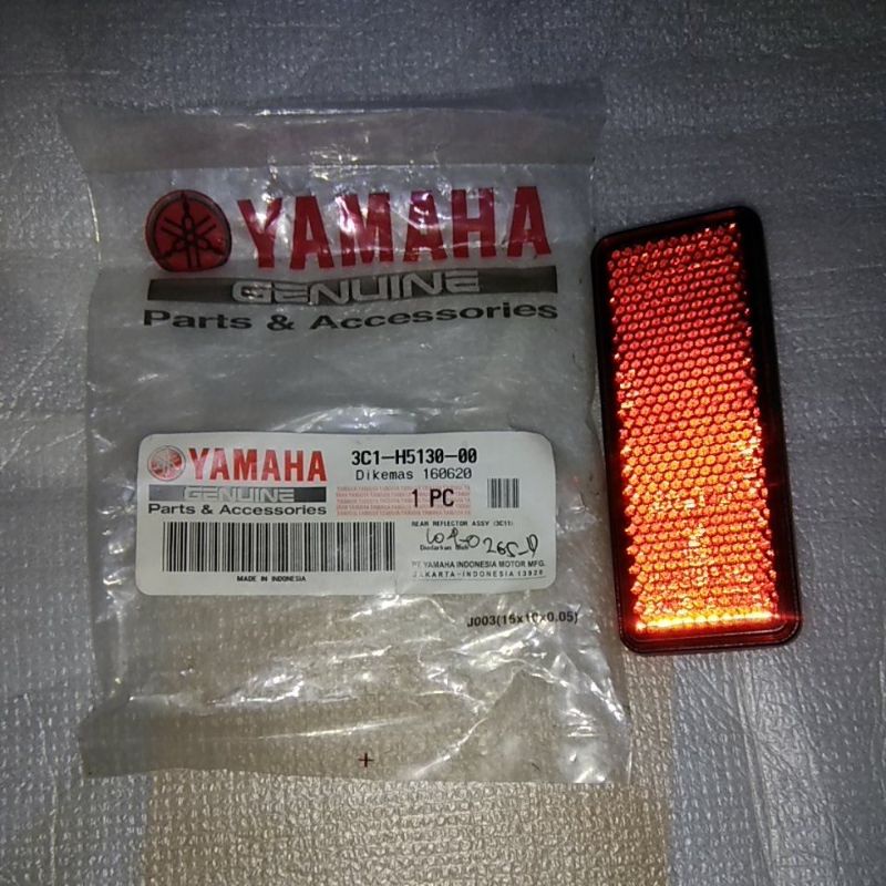 MATA CATS EYE REAR RESERCTOR ASSY (3C11) VIXION, BYSON, SCORPIO-Z, R15, R25 3C1-H5130-00