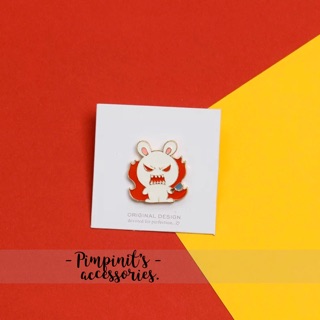 🇹🇭 พร้อมส่ง : 🐰 เข็มกลัดลายกระต่ายขาวโกรธ | Angry White Rabbit Enamel Brooch Pin.