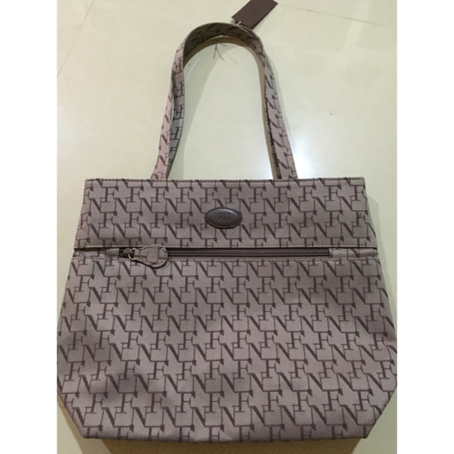 กระเป๋าFN