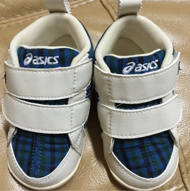 รองเท้าเด็ก ยี่ห้อ Asics