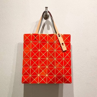 BAO BAO ISSEY MIYAKE MATTE LUCENT 6X6 BLOCK TOTE BAG กระเป๋าถือ สะพายไหล่ แบรนด์บาวบาว อิเซ่มิยาเกะ