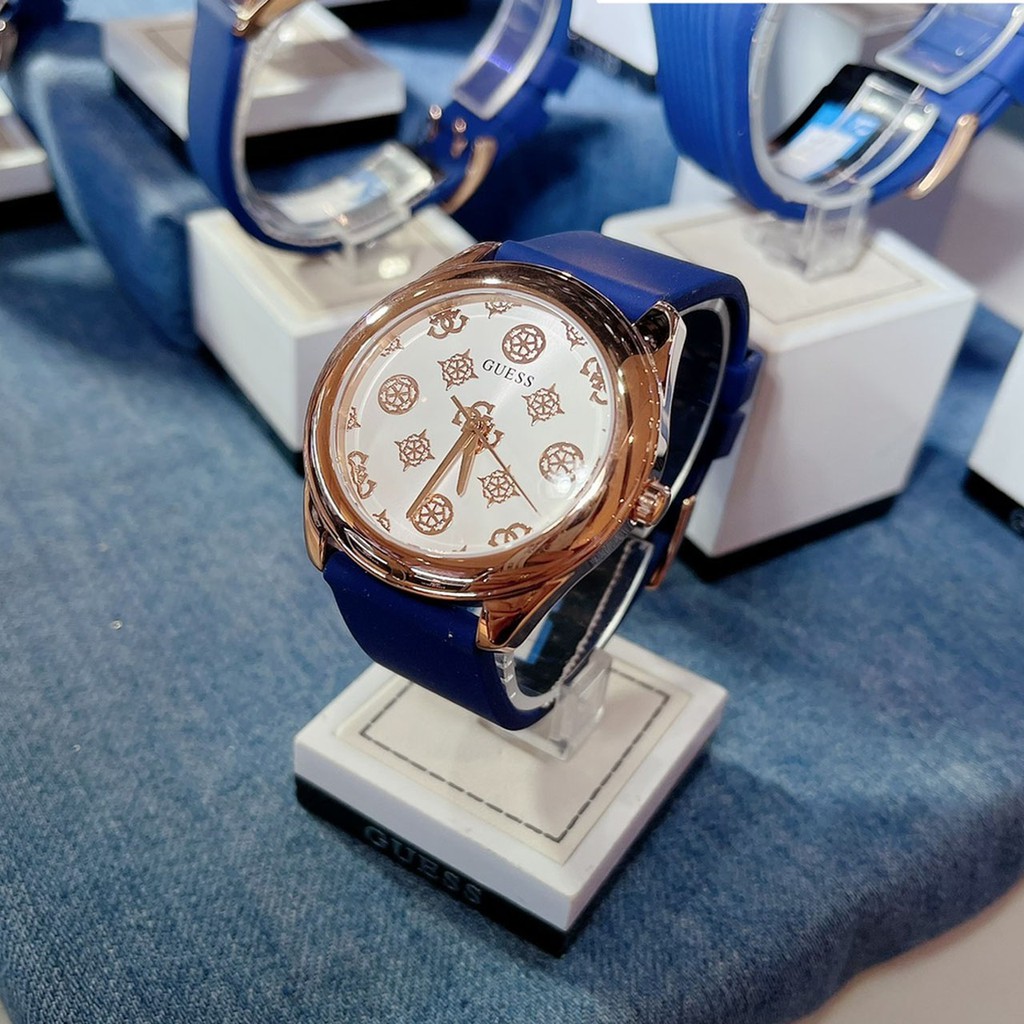 นาฬิกาGUESSของใหม่มือ1 ของแท้100%สายสีน้ำเงิน