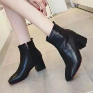 👢พร้อมส่งรองเท้าหุ้มข้อบูทสั้น หนังนิ่ม