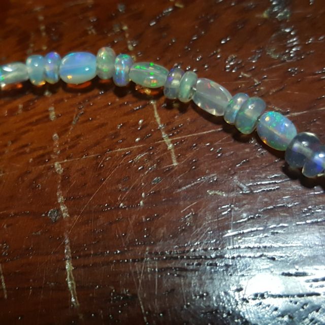 สร้อยข้อมือโอปอลแท้ โอปอลธรรมชาติ น่ารักใสๆ (Natural White Opal beads bracelet)