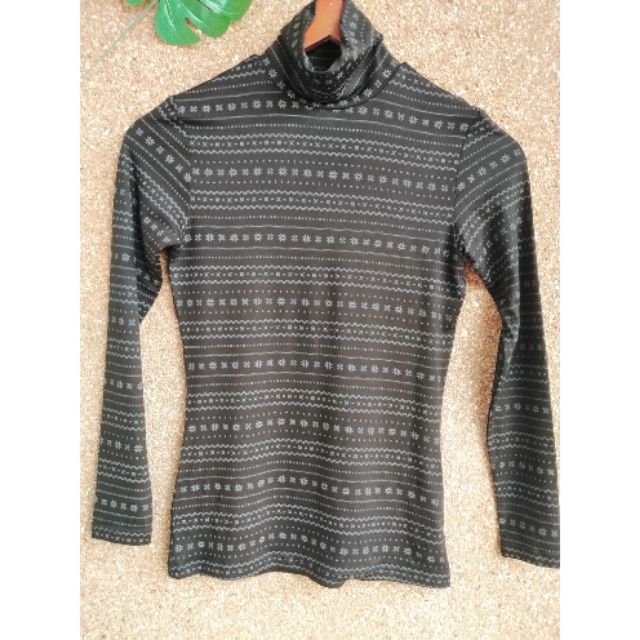 เสื้อ​กัน​หนาว​uniqlo​ heattech​