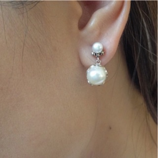 Venita Earring ต่างหูมุก​แบบห้อย​ ตัวเรือน​เงิน​แท้​ 925