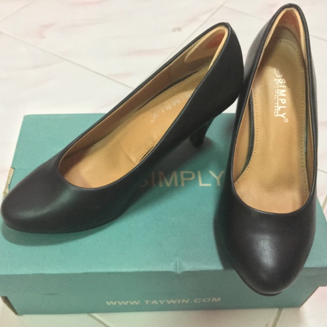 รองเท้าคัชชูสีดำ Taywin