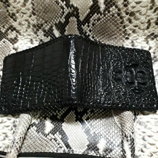 crocodile skin genuine wallet heandacing craft.กระเป๋าสตางค์หนังจระเข้แท้