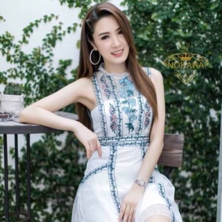 เดรสแขนกุดปักลาย ซีทรู