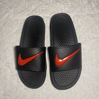 พร้อมส่ง!! จัดส่งสินค้าวันเดียวกัน Nike รองเท้าแตะลําลองไซส์ 40-45