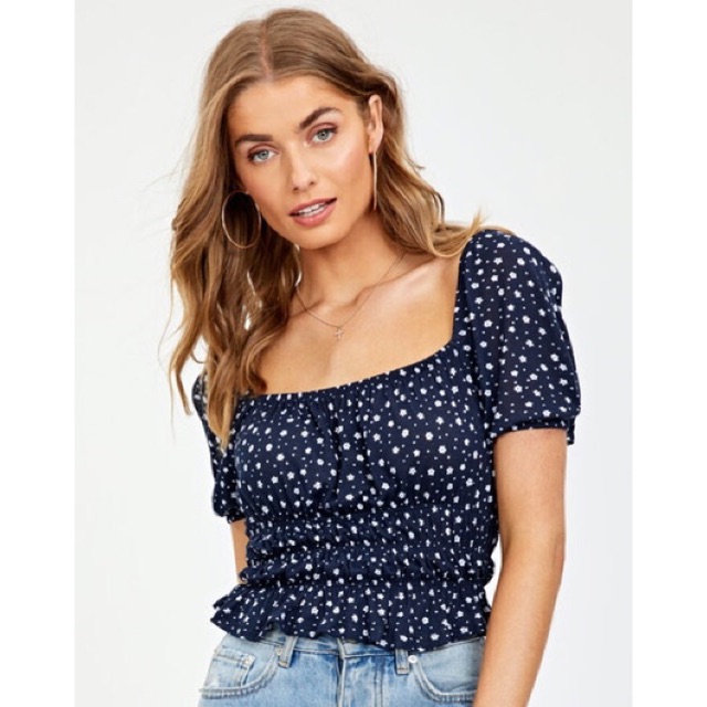 เสื้อ Glassons คอสี่เหลี่ยมน่ารัก