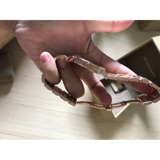 BU9039. 38 mm. Burberry Rose Gold-tone Dial Stainless Steel Quartz Ladies Watch BU9039 หรูหรามาก