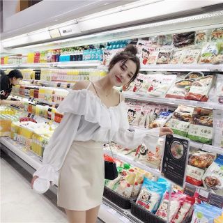 🌼เสื้อสายเดี่ยวปาดไหล่  🎁 เย็บแต่งจีบระบายรอบตัว🍄