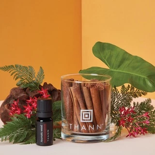 THANN Aromatic Wood Essential oil 10 ml เติมเต็มความเบิกบาน มีชีวิตชีวา คลายความวิตกกังวล