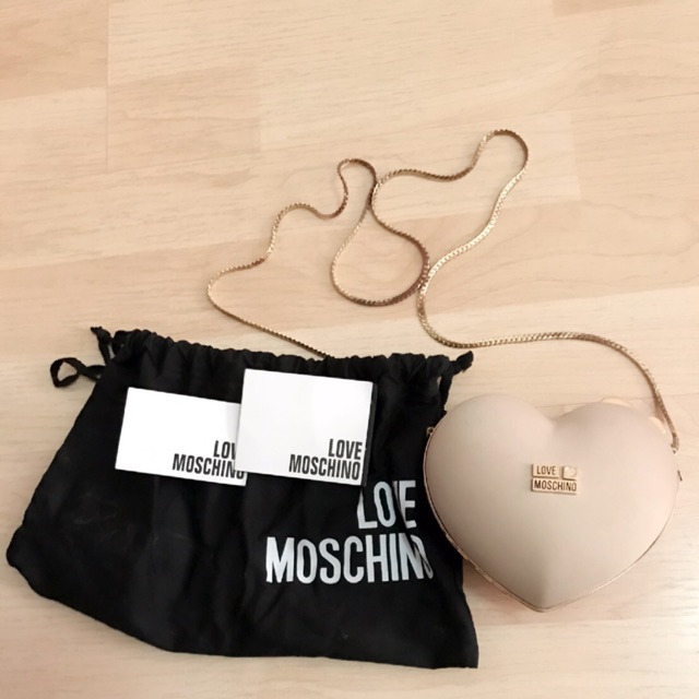 กระเป๋า Moschino bag love heart แท้ 100%