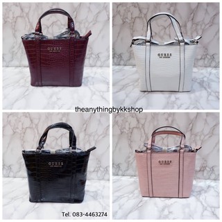 GUESS BAG กระเป๋าหูหิ้วคอสบอดี้ หนังลายทรงสวย