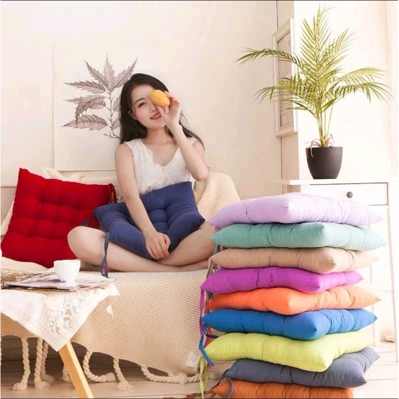 เบาะรองนั่ง สีพื้น เบาะรองหลัง(กำมะหยี่) ขนาด40×40ซม. ดีไซน์เรียบสวยงาม สีสันสวยงาม
