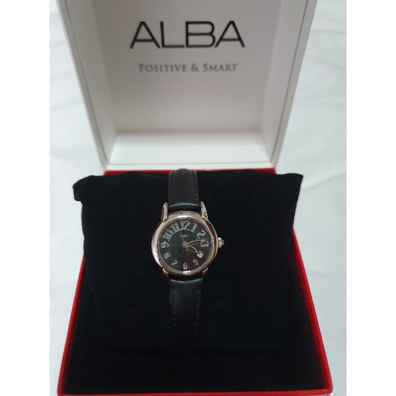 Alba นาฬิกา ข้อมือ สายหนัง มือสอง สภาพดี สวยๆค่ะ