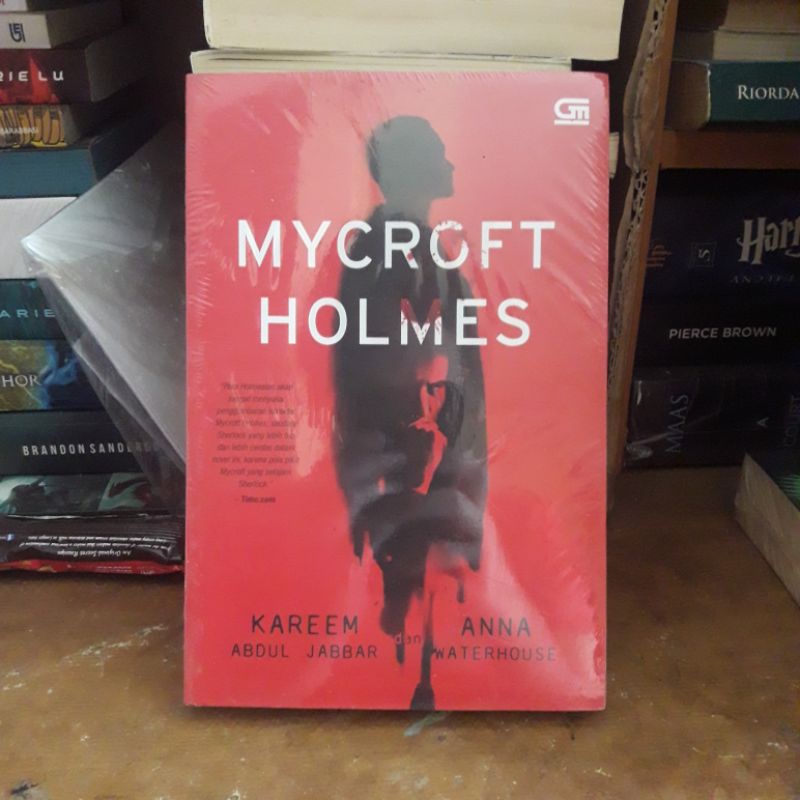 Mycroft Holmes ที่นอน