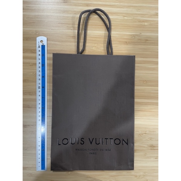 ถุง louis vuitton แนวตั้ง ขนาดใหญ่ ไซน์กล่องรองเท้า