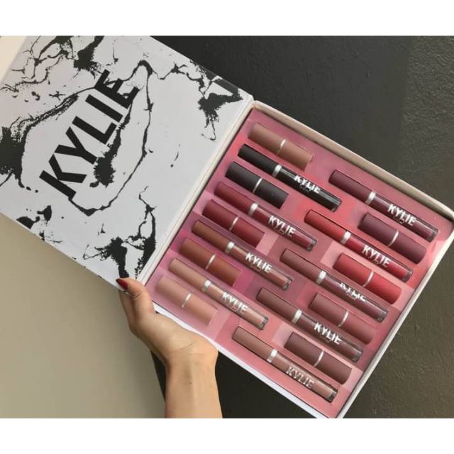 Kylie matte lip ลิปเซต 18 แท่ง❤