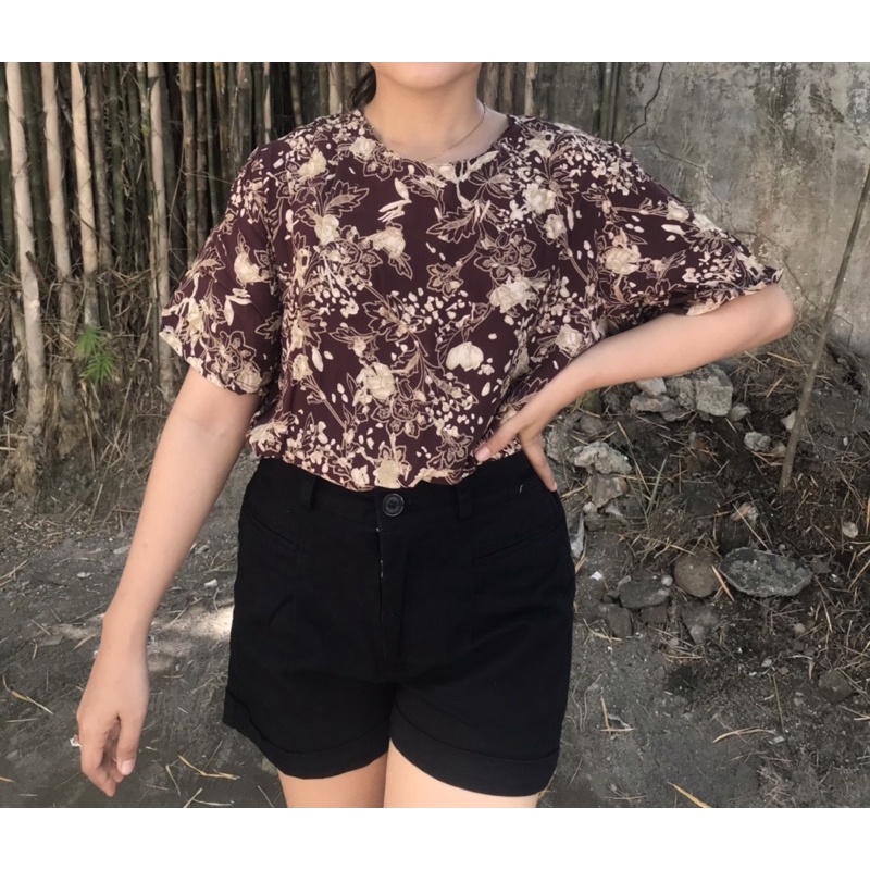 PRELOVED BROWN FLOWER BLOUSE Ld 100 ซม. Pjg 58 ซม. BROWN FLOWER TOP FLORAL BLOUSE VINTAGE DRESS STUF