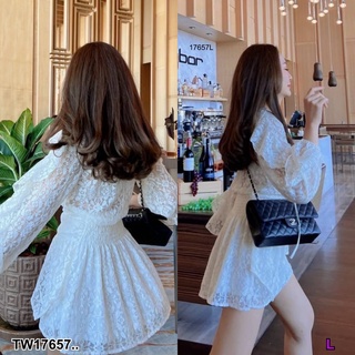 TwinsShopVip💗พร้อมส่ง TW17657 Set 2 ชิ้น เสื้อลูกไม้แขนยาวระบาย + กระโปรงลูกไม้ ..