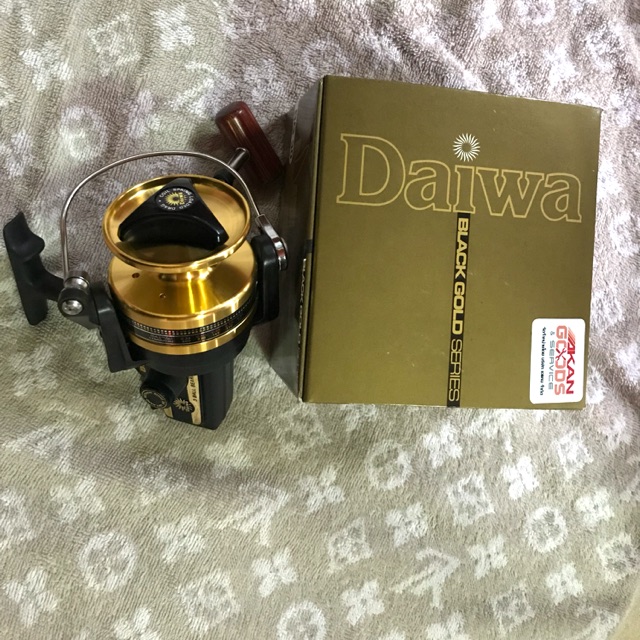 รอกตกปลา Daiwa BG 30 มือ1