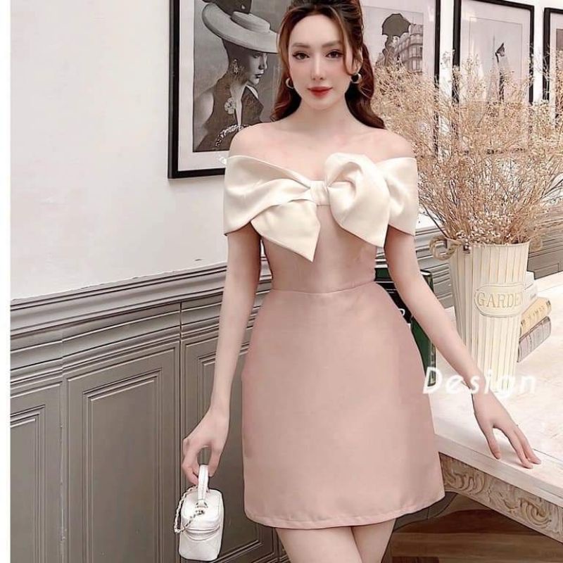 หู หู หูง เดรสปาดไหล่ เดรสปาดไหล่ผูกโบว์สีขาวและกระโปรงทรงเอเรียบหรู