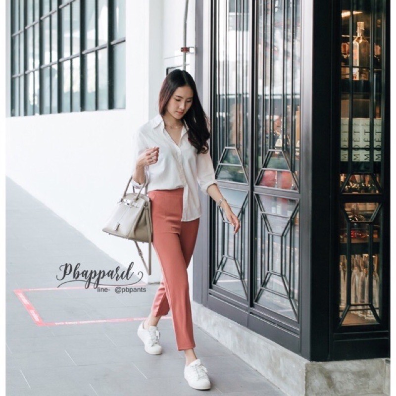 ส่งต่อกางเกง 7 ส่วน สีส้มอิฐ จากร้าน pbpants ✨