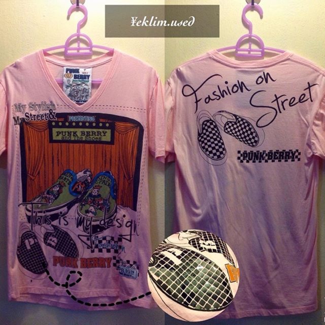 เสื้อยืดคอวี 【PUNK BERRY】