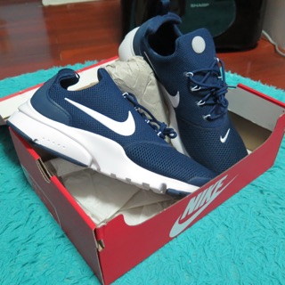 (มือ1)🎉 ซื้อจากช้อปเซนทรัล Nike Presto fly Size9.5uk midnight navy/white