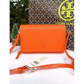 สี Brilliant Orange

Tory Burch Thea Flat Wallet Crossbody