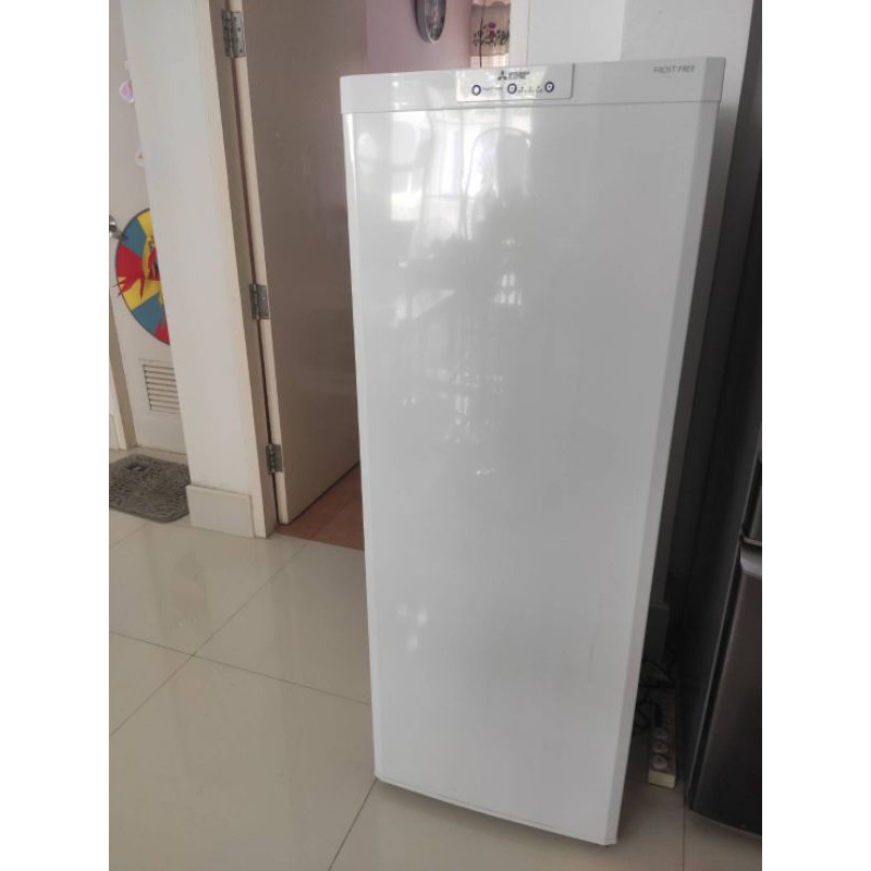 ตู้แช่นม ตู้แช่แข็ง ตู้เย็น Mitsubishi Frost free 5.1 คิว มือสอง