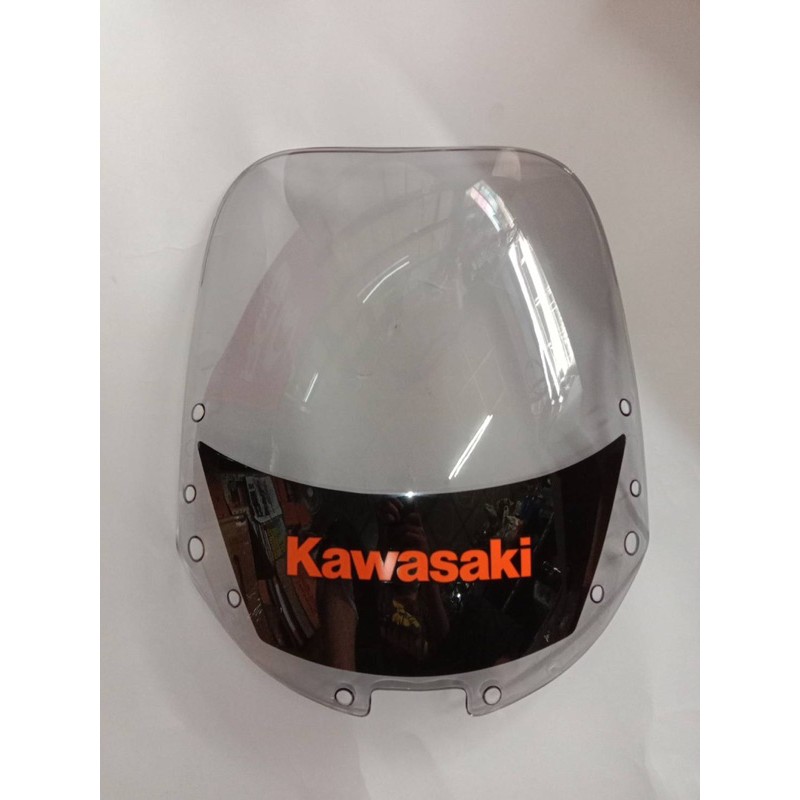กระจกหน้ากากแท้100%kawasaki-serpico*50977-990