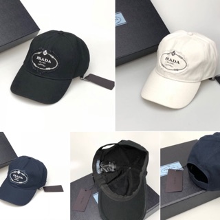 PRADA CAP  ดำ กรม ขาว 790฿